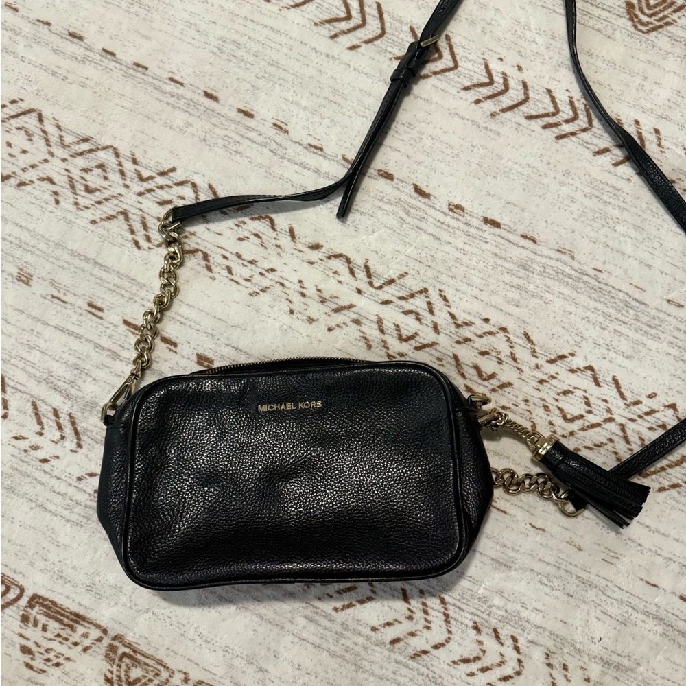 Michael Kors Black and Gold Crossbody Bag with Sleek Design